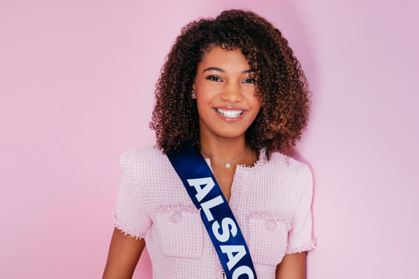Les portraits des candidates : Miss Alsace, Julie Decroix - Miss France 2026 © Les portraits des candidates : Miss Alsace, Julie Decroix - Miss France 2026 ©