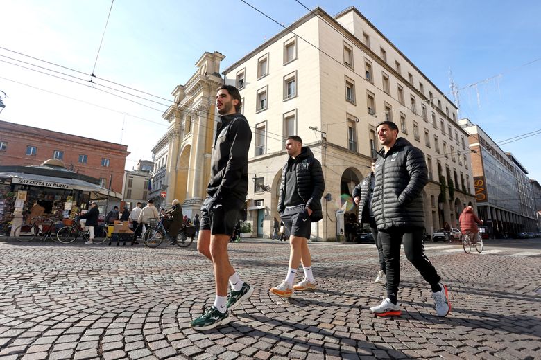 Robin Girou, Thomas Larregain, Antoine Lanne-Petit, trois garçons dans le vent de Parme.