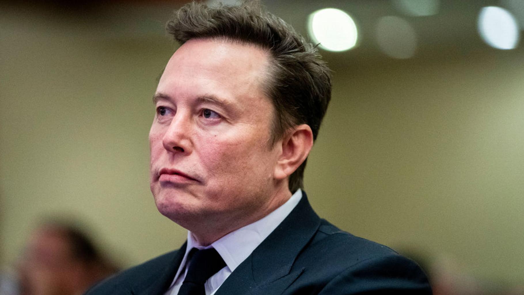 Musk redouble d’attaques contre l’UE et les « commissaires de la Stasi » après son amende