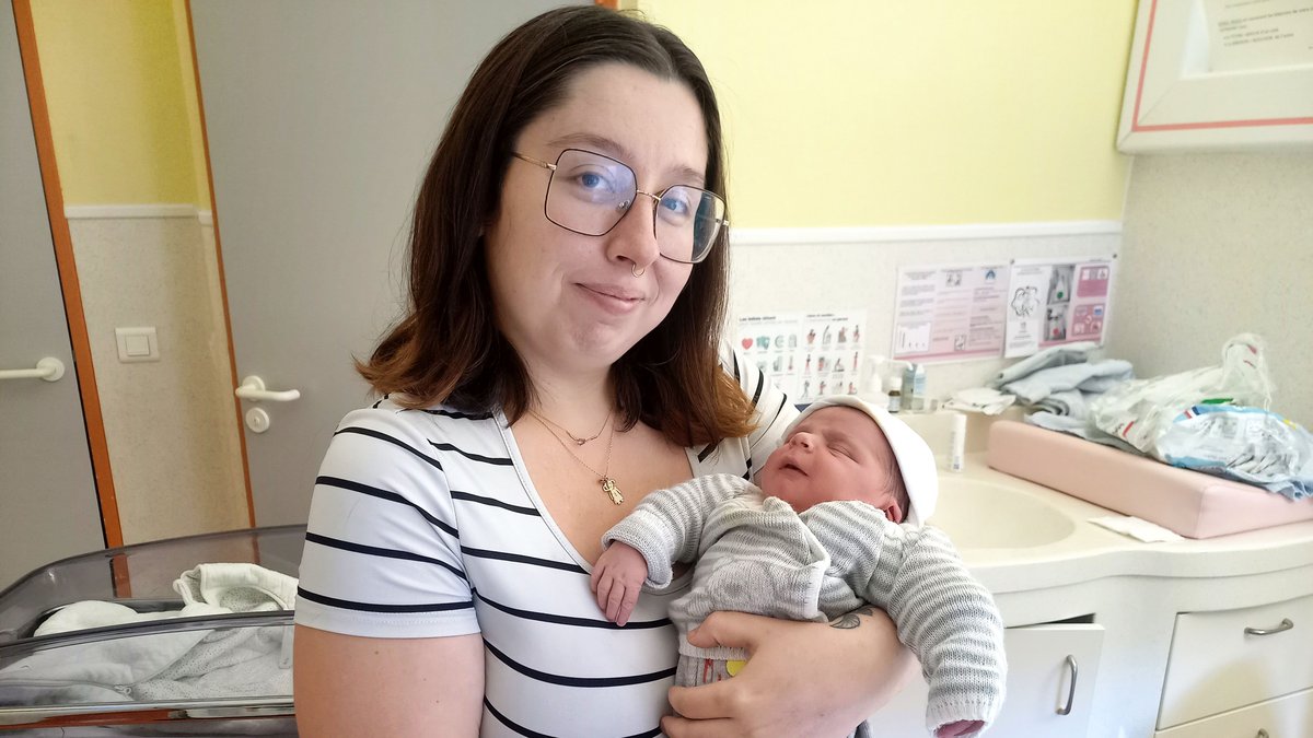 TEMOIGNAGE. Anaïs, jeune maman : "Je ne m’attendais pas à accoucher sur le parking d’Intermarché"