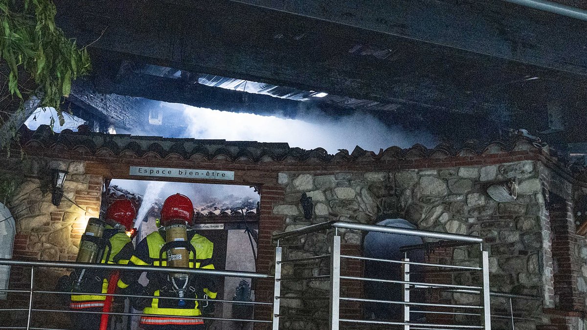 Pyrénées-Orientales : un incendie en cours aux bains de Llo, une trentaine de pompiers sont présents sur place