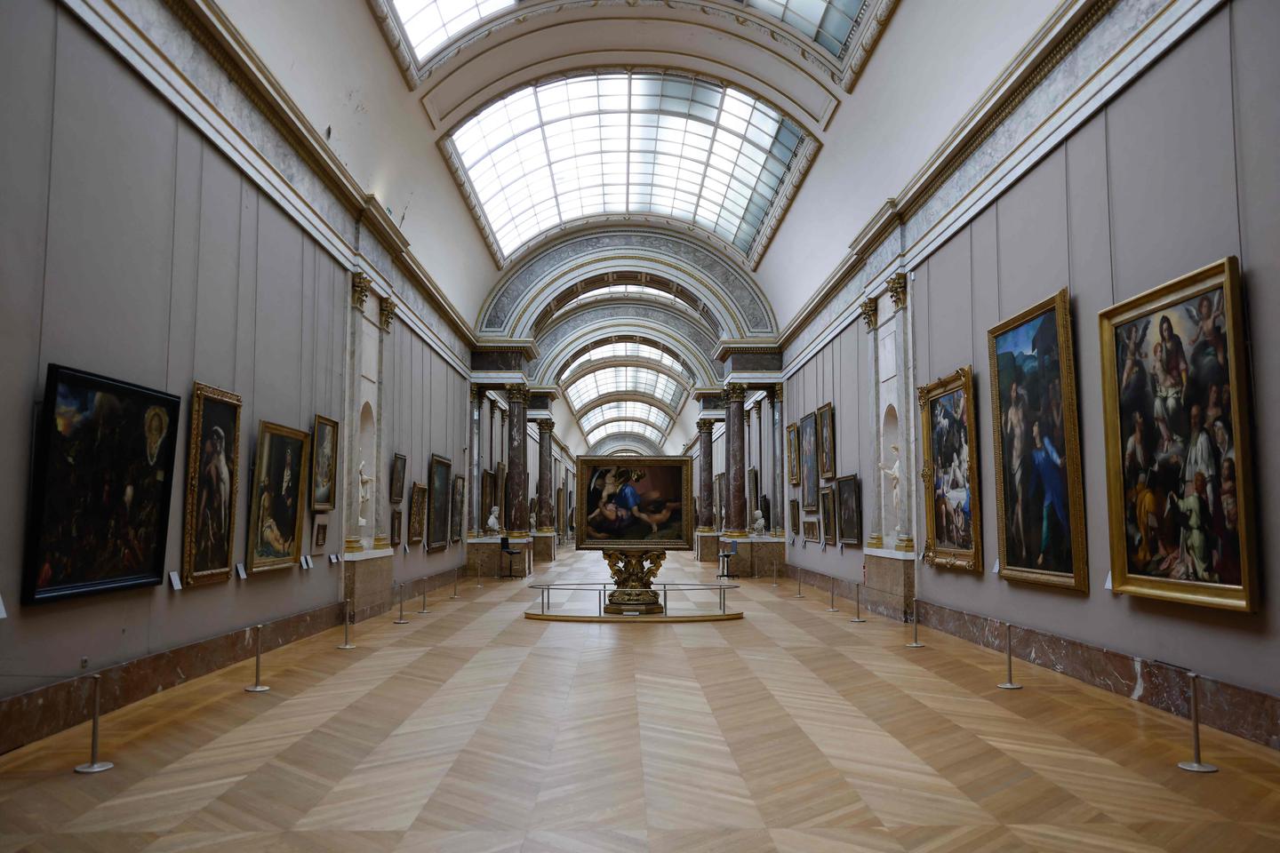Les syndicats du Louvre déposent un préavis de grève pour le 15 décembre