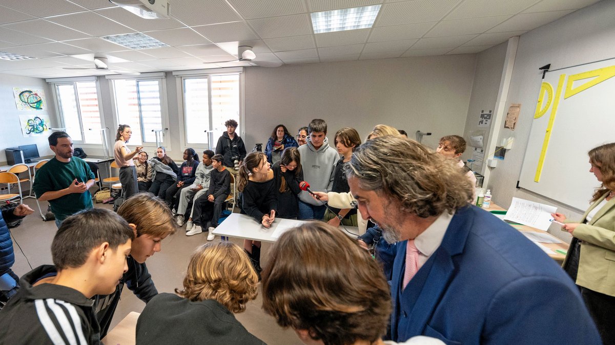 Pour les 120 ans de la naissance du principe de la laïcité et les 10 ans du Parcours laïque et citoyen, le collège Hubertine Auclert à Toulouse donné en exemple