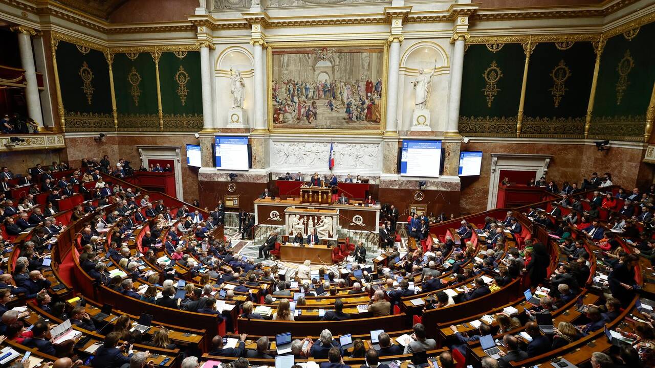 En France, l’Assemblée nationale adopte le budget de la Sécurité sociale, une victoire cruciale pour Sébastien Lecornu
