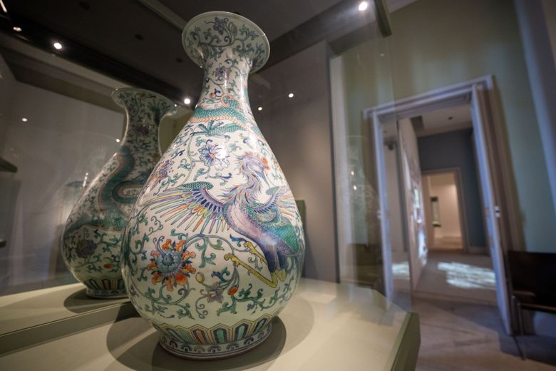 L’un des nombreux vases de l’exposition.