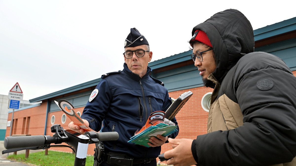 "J’ai peur des trottinettes électriques" : près de Toulouse, les mobilités douces sous surveillance