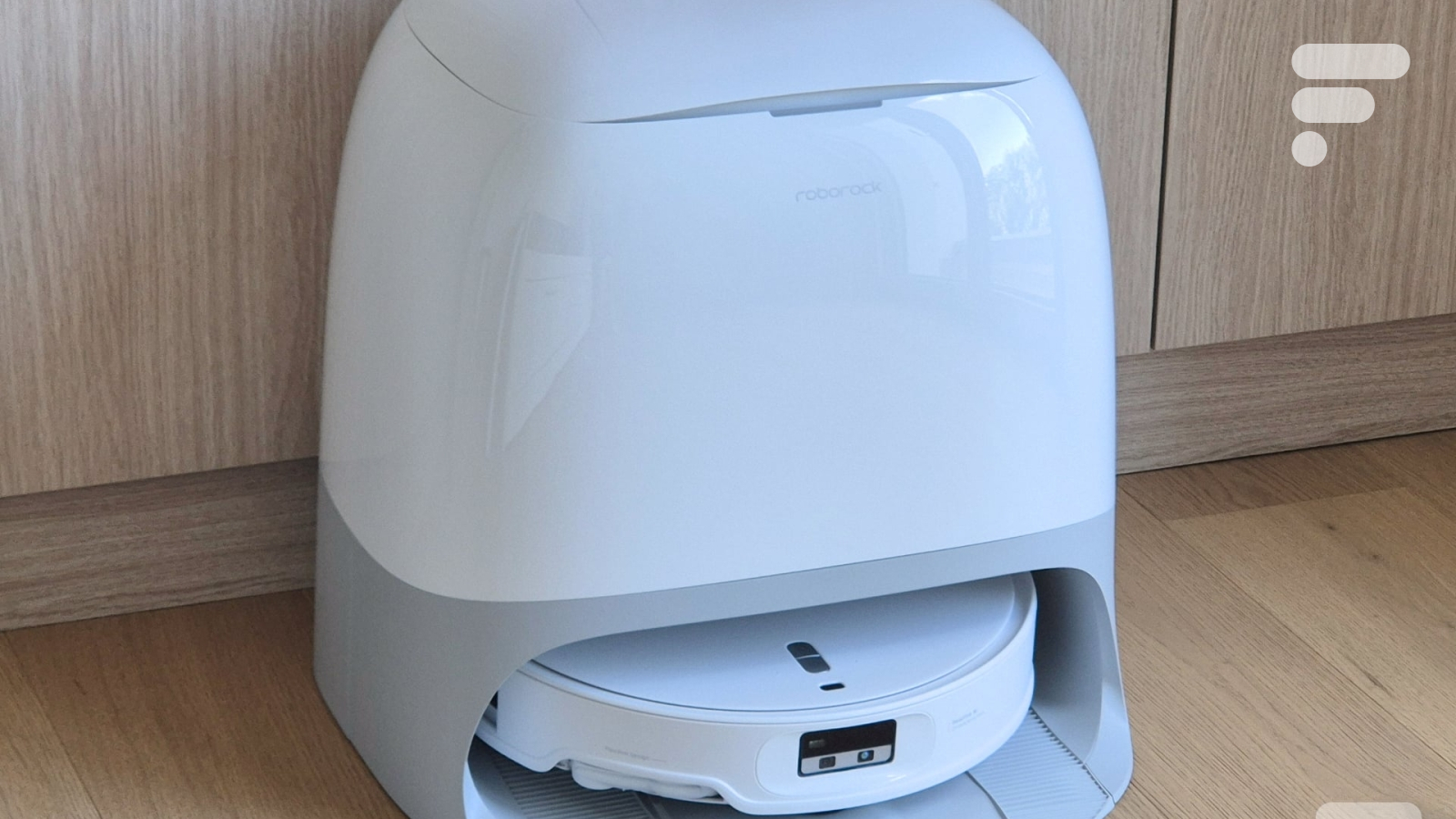 cet aspirateur robot premium, noté 9/10, coûte 300 € de moins