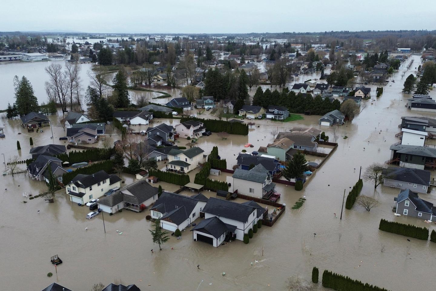 Des inondations aux Etats-Unis et au Canada conduisent des milliers d’habitants à évacuer