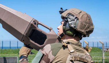 Survols de sites militaires français par des drones : "La Russie, la Chine, l’Iran ? Personne n’a de doute"