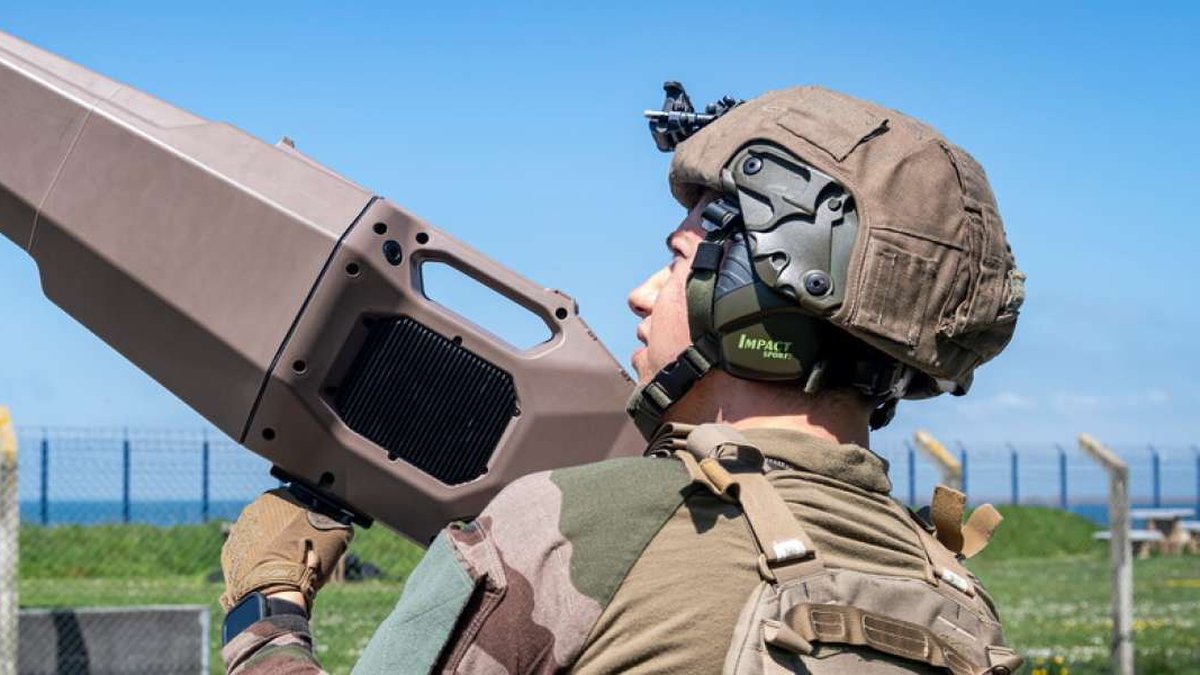 Survols de sites militaires français par des drones : "La Russie, la Chine, l’Iran ? Personne n’a de doute"