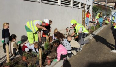 Saint-Étienne-de-Tulmont. Les enfants embellissent le centre-bourg