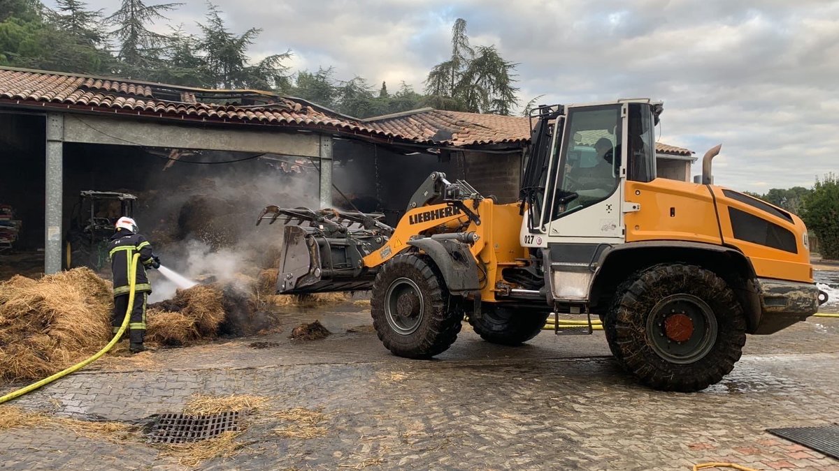 Enquête en cours : un hangar de 500 m² détruit par un violent incendie au centre équestre de Grammont à Montpellier