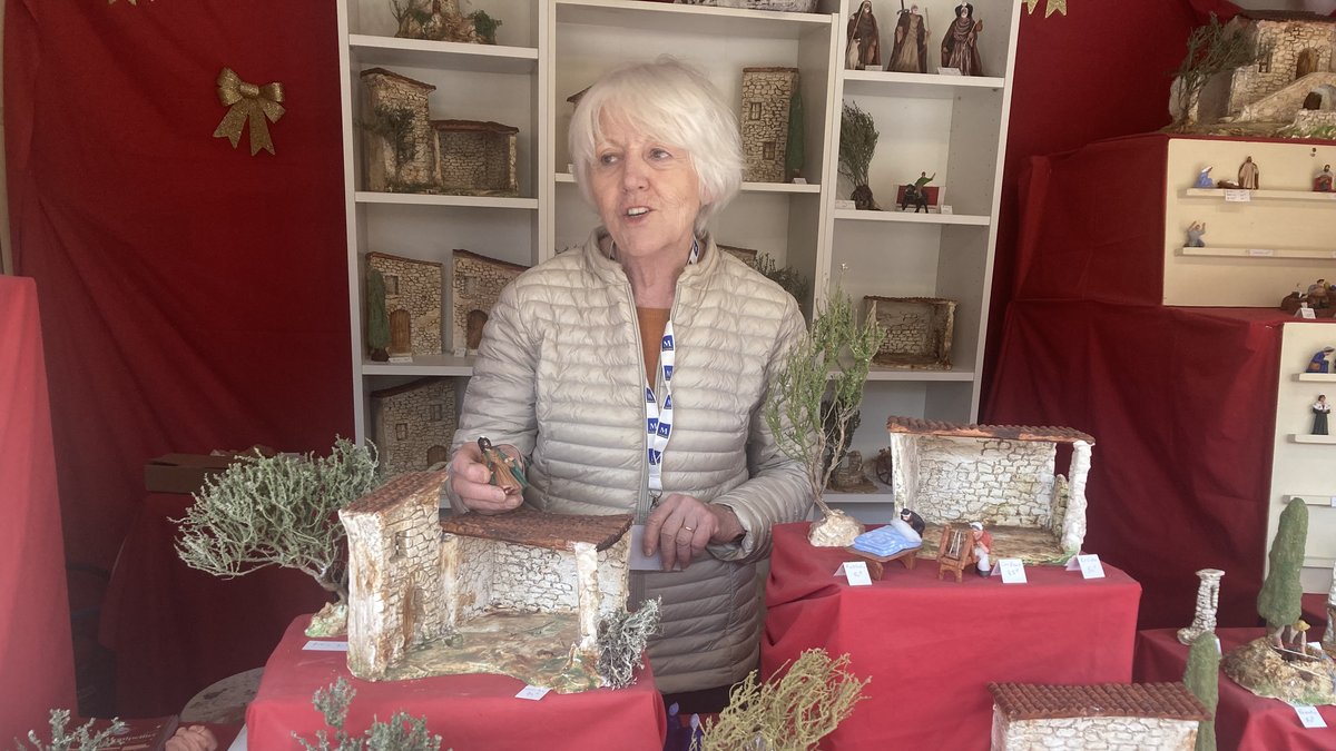"Les jeunes reviennent acheter des santons", témoigne Hélène Prouger, pionnière du marché de Noël de Montpellier