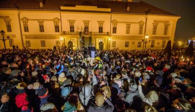 des milliers de manifestants pour demander la démission de Viktor Orban, après la révélation de maltraitances dans l’aide sociale à l’enfance