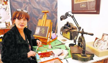 Valérie Michallet-Ferrier sublime le papier grâce à une technique de collage unique et poétique