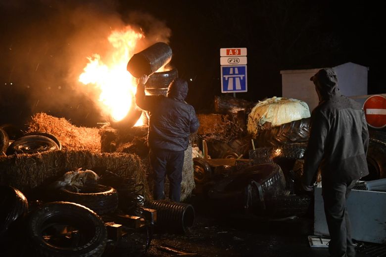 Pneus brûlés à Gallargues.