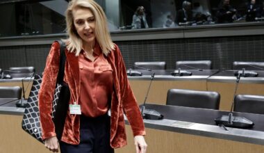 Sibyle Veil fait fi d’une ambiance survoltée