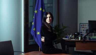 Pina Picierno, une eurodéputée sous la menace de la Russie