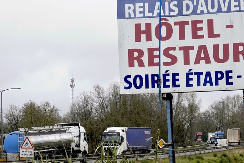 Ce mercredi, à Caussade, la déviation des poids lourds a quelque peu ralenti le trafic.
