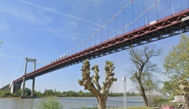 Elle s’apprêtait à sauter d’un pont à Bordeaux : en pleine tournée, deux éboueurs empêchent une femme de mettre fin à ses jours