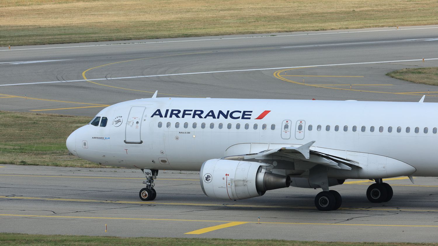 un vol Air France reliant Paris à Ajaccio dérouté en urgence vers Lyon après un "incident technique"