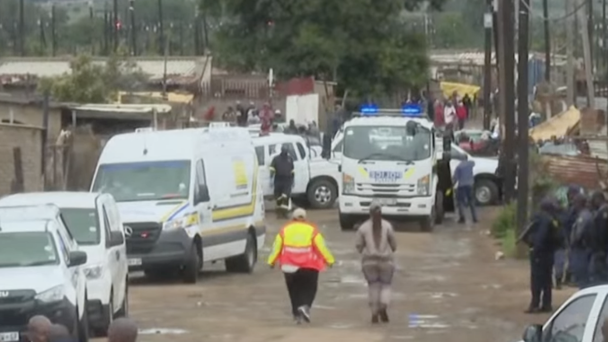 "Certaines victimes ont été abattues au hasard" : des hommes armés ouvrent le feu sur les clients d’un bar et tuent neuf personnes