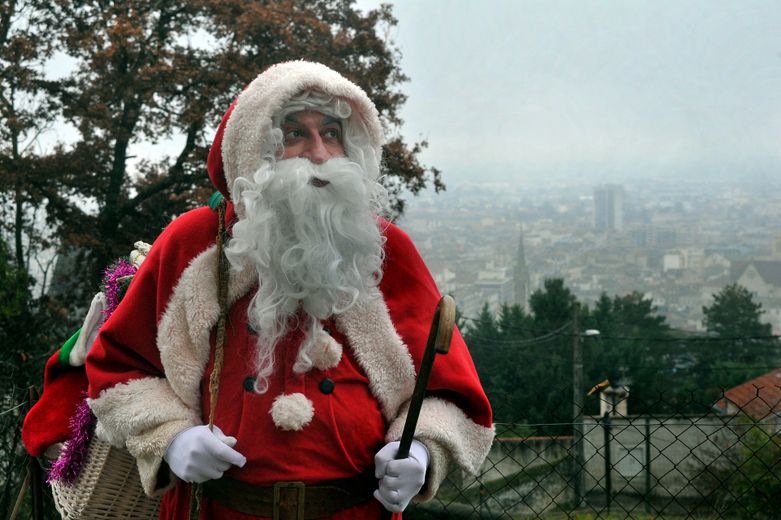 L’arrêté municipal insolite pris à Mondonville autorise le survol du Père Noël dans la commune.