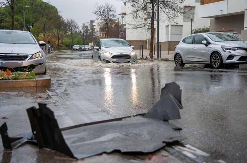 Circulation difficile, rue du Tournoi-des-Six-Nations.