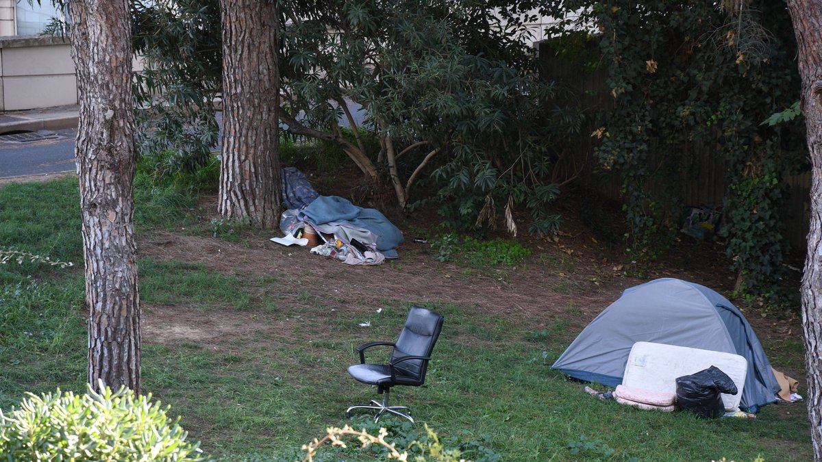 Famille albanaise à la rue avec un bébé de 20 mois à Montpellier : "ni viable, ni décent, mais nous n’avons aucune solution d’urgence"