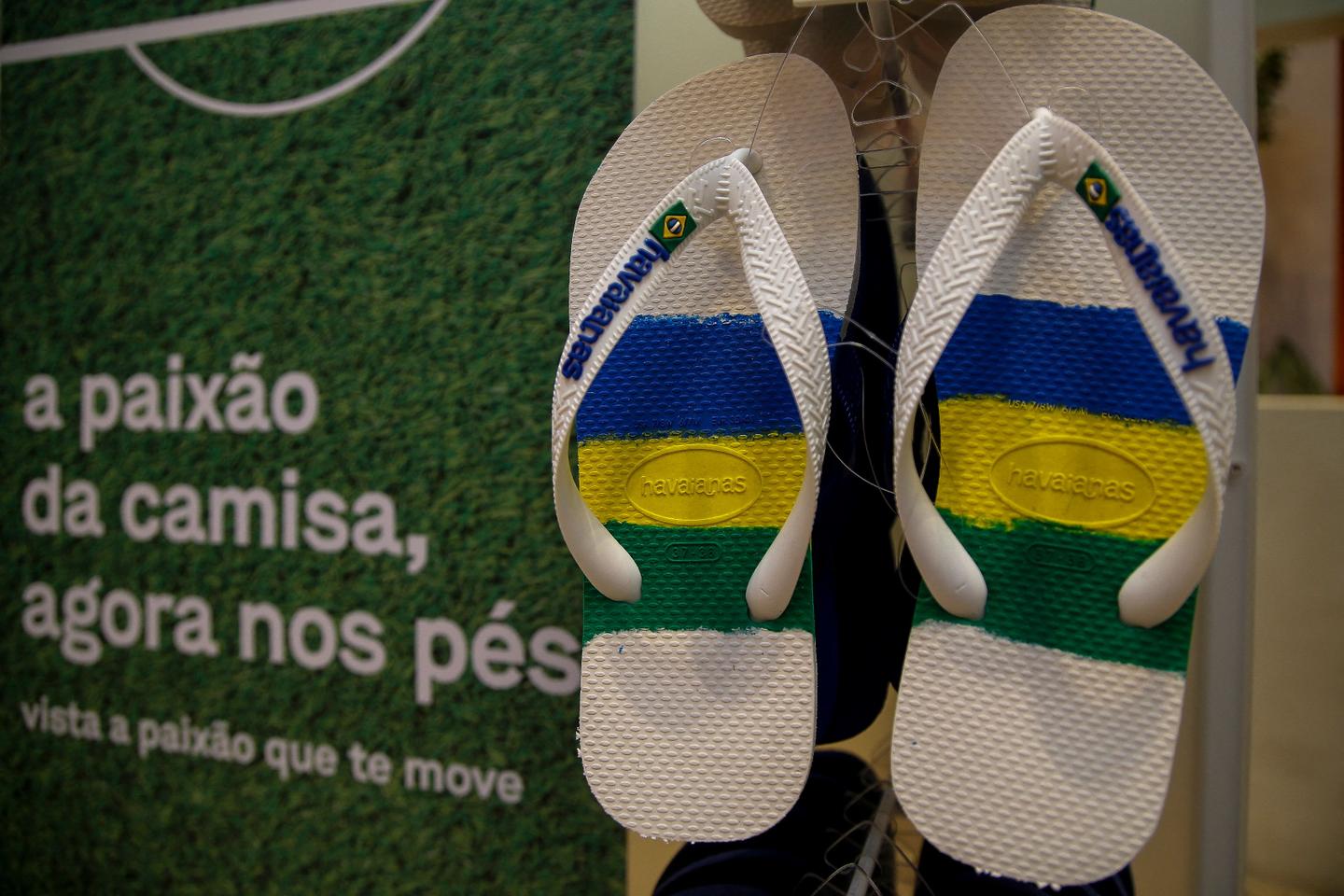 Au Brésil, la droite appelle au boycott des tongs Havaianas