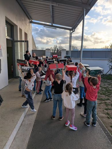 De nombreuses écoles se mobilisent comme ici à Caussade, à l’école du Sacré-Coeur.