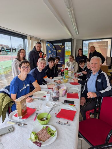 Le repas des initiateurs.