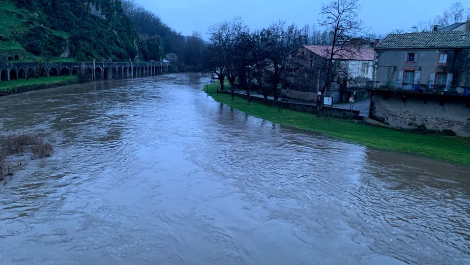 À Laguépie, le Viaur, pourtant en vigilance orange, est resté dans son lit.