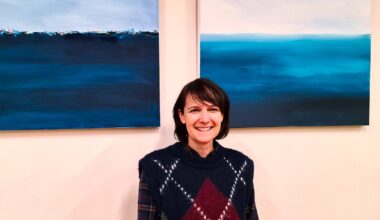 Plongée dans le "Bleu infini", l’univers apaisant de Fani Kosti