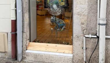 « Qu’est-ce qu’ils vont viser après ? » : une vitrine brisée à la galerie Graal, la commerçante témoigne