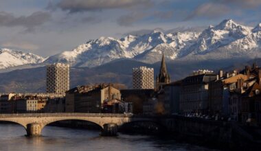 la police tire sur un homme armé d’un couteau