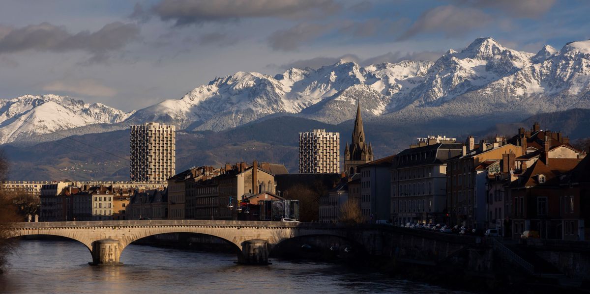 la police tire sur un homme armé d’un couteau