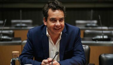 Patrick Cohen dénonce les reprises « déformées » de ses propos par le député Charles Alloncle dans une lettre à la commission d’enquête sur l’audiovisuel public