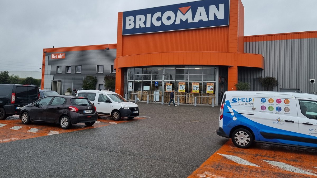 EXCLUSIF. Bricoman : après un simple contrôle, un client sort une arme, tire en l’air puis vise un vigile à Toulouse