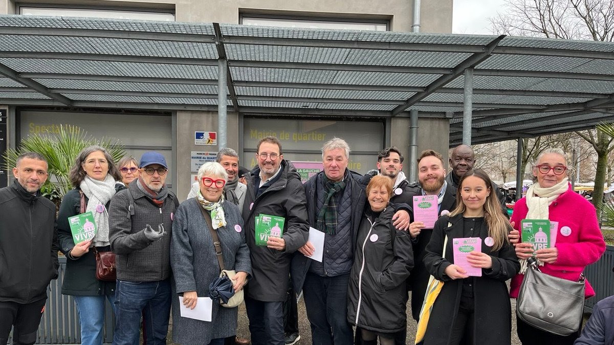 Municipales 2026 à Toulouse. "Une nouvelle atteinte au service public" : la gauche hors LFI tracte devant la mairie de Bagatelle