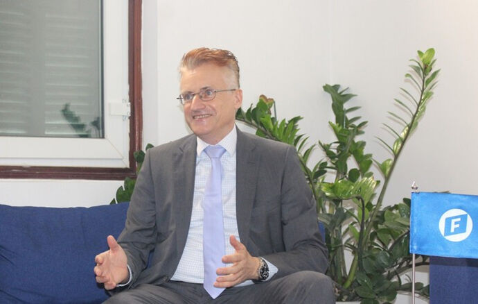 Un ouvrage stratégique pour le 50e anniversaire des relations Vietnam