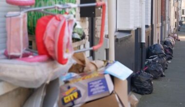 les déchets s'amoncellent dans la métropole, à cause d'une grève des éboueurs