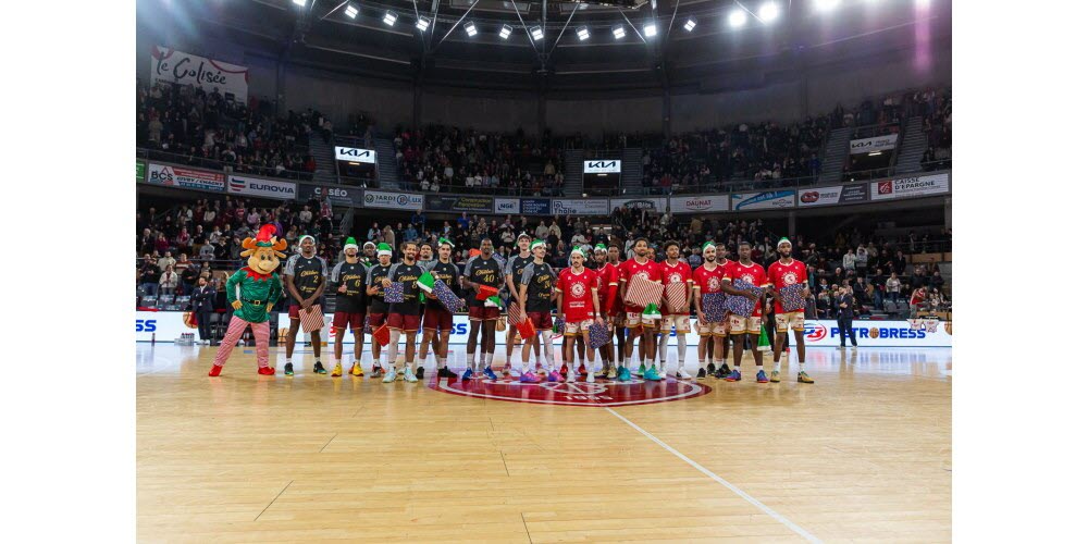 Dans un Colisée en ébulition pour le dernier match de 2025, l'Elan Chalon a réussi à prendre le dessus sur une valeureuse équipe du Sluc Nancy et termine donc l'année à la huitième place. Photo Christophe Dury
