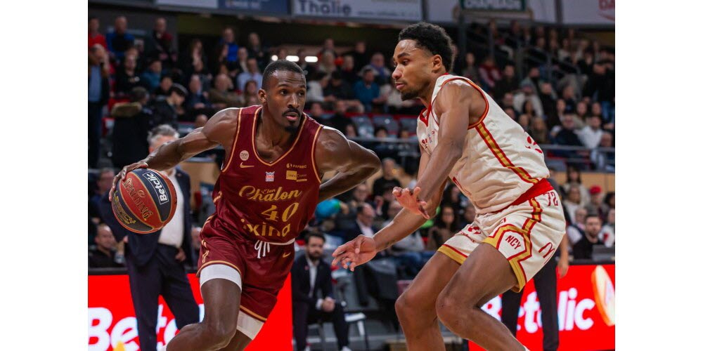 Dans un Colisée en ébulition pour le dernier match de 2025, l'Elan Chalon a réussi à prendre le dessus sur une valeureuse équipe du Sluc Nancy et termine donc l'année à la huitième place. Photo Christophe Dury