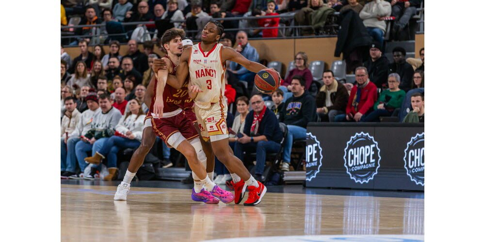 Dans un Colisée en ébulition pour le dernier match de 2025, l'Elan Chalon a réussi à prendre le dessus sur une valeureuse équipe du Sluc Nancy et termine donc l'année à la huitième place. Photo Christophe Dury