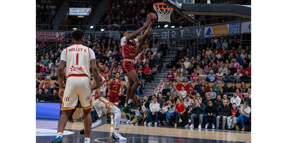 Dans un Colisée en ébulition pour le dernier match de 2025, l'Elan Chalon a réussi à prendre le dessus sur une valeureuse équipe du Sluc Nancy et termine donc l'année à la huitième place. Photo Christophe Dury