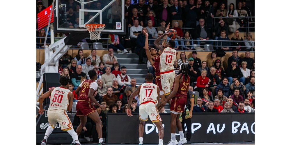 Dans un Colisée en ébulition pour le dernier match de 2025, l'Elan Chalon a réussi à prendre le dessus sur une valeureuse équipe du Sluc Nancy et termine donc l'année à la huitième place. Photo Christophe Dury