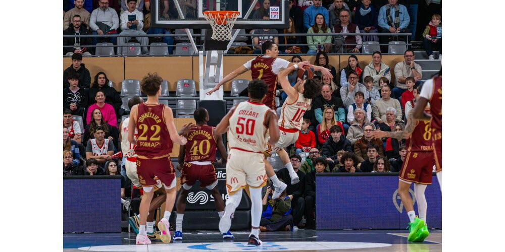 Dans un Colisée en ébulition pour le dernier match de 2025, l'Elan Chalon a réussi à prendre le dessus sur une valeureuse équipe du Sluc Nancy et termine donc l'année à la huitième place. Photo Christophe Dury
