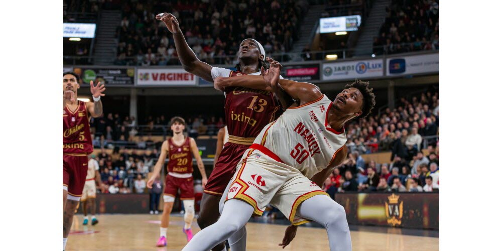 Dans un Colisée en ébulition pour le dernier match de 2025, l'Elan Chalon a réussi à prendre le dessus sur une valeureuse équipe du Sluc Nancy et termine donc l'année à la huitième place. Photo Christophe Dury