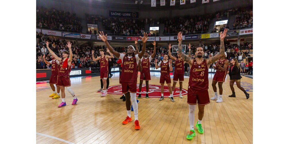 Dans un Colisée en ébulition pour le dernier match de 2025, l'Elan Chalon a réussi à prendre le dessus sur une valeureuse équipe du Sluc Nancy et termine donc l'année à la huitième place. Photo Christophe Dury
